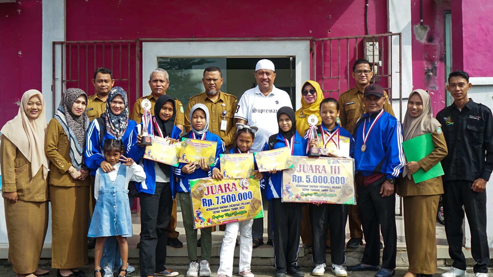 Pemko Dumai Apresiasi Tim Sepak Takraw Putri Juara II dan III Kejurda