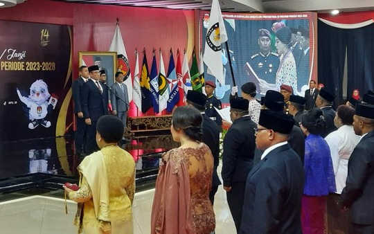 KPU Lantik 106 Anggota KPU dari 20 Provinsi