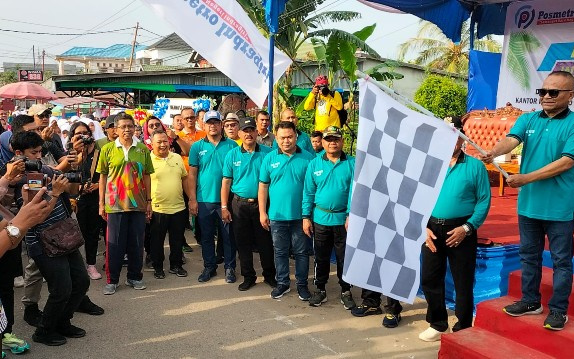 Ketua PWI Pusat Terkesan Masyarakat Antusias Ikut Jalan Santai HPN di Inhil