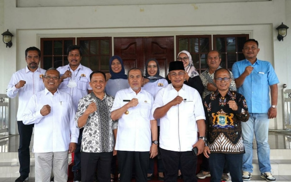 Jelang Pengukuhan, Kadin Riau Audiensi dengan Gubri