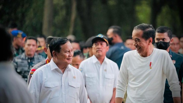 3 Momen Kompak Jokowi dan Prabowo Diwarnai Tawa dan Hormat