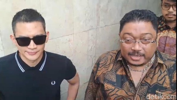 Kuasa Hukum Benarkan Pria di Video Syur Adalah Rezky Aditya