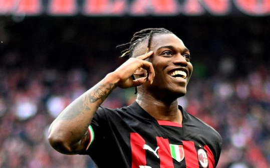 Rafael Leao Perpanjang Kontrak di Milan