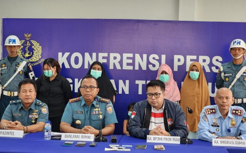 Lanal Dumai Amankan Seorang PMI Ilegal dan 4 WNA Rohingnya