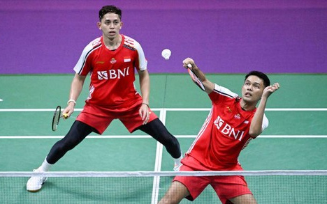 Menang Dua Gim Langsung, Fajar/Rian Melenggang ke Babak Selanjutnya