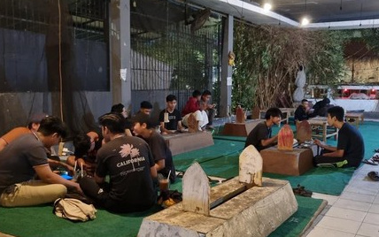 Viral Warkop Berkonsep Horor Meja Kuburan, Pengunjung Pernah Kesurupan