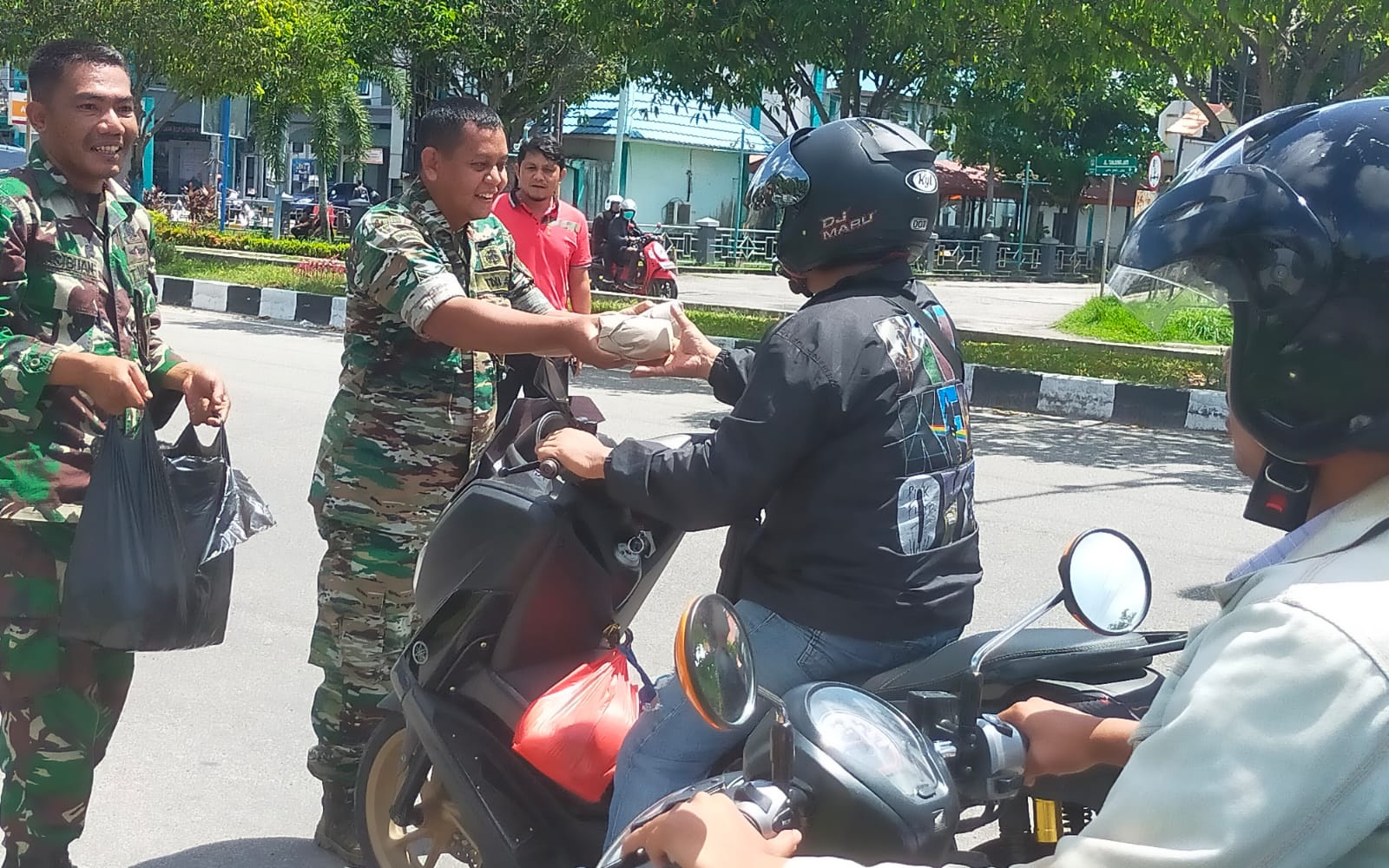 Jumat Berkah di Idul Adha, Kodim Dumai Kembali Berbagi