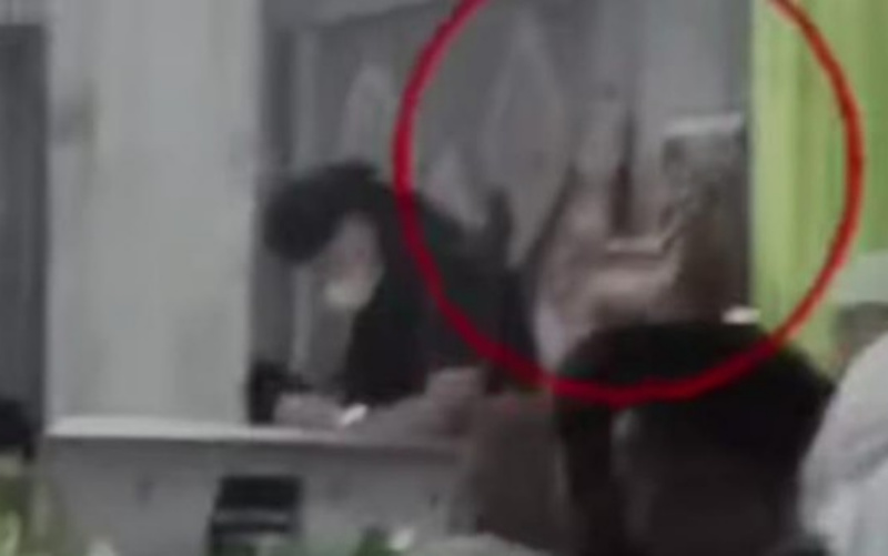 Viral! Netizen Ungkap Sosok Penampakan di Pengajian Gus Miftah
