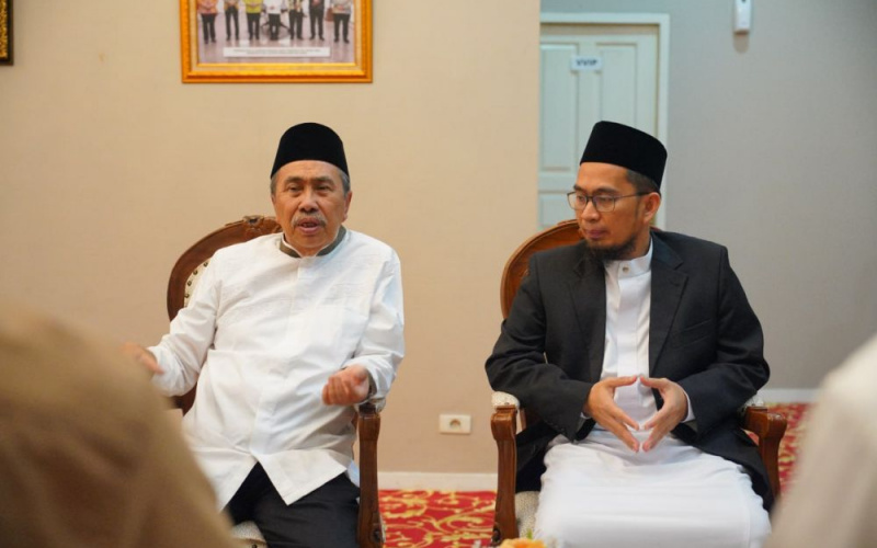 UAH Berikan Beasiswa Bagi Putra Putri Terbaik Riau