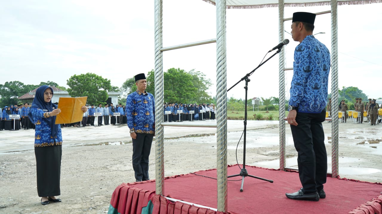 Pimpin Apel Bersama Hari Ke -17, Bupati Rohil Ingatkan PNS Untuk Disiplin Dan Tingkatkan Kinerja