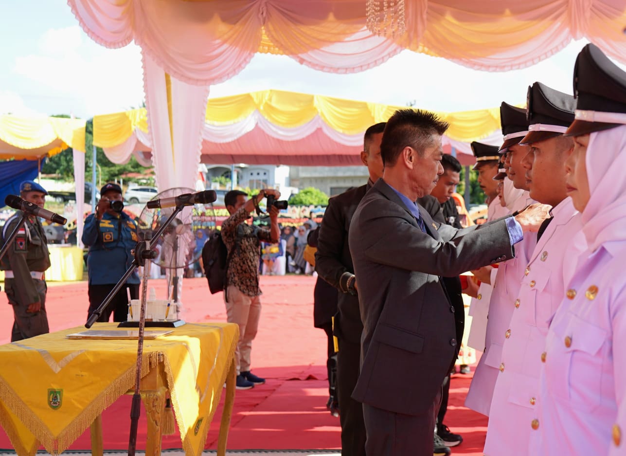 Lantik Penghulu, Bupati Afrizal Tegaskan Layani Masyarakat Dengan Baik Jangan Sombong