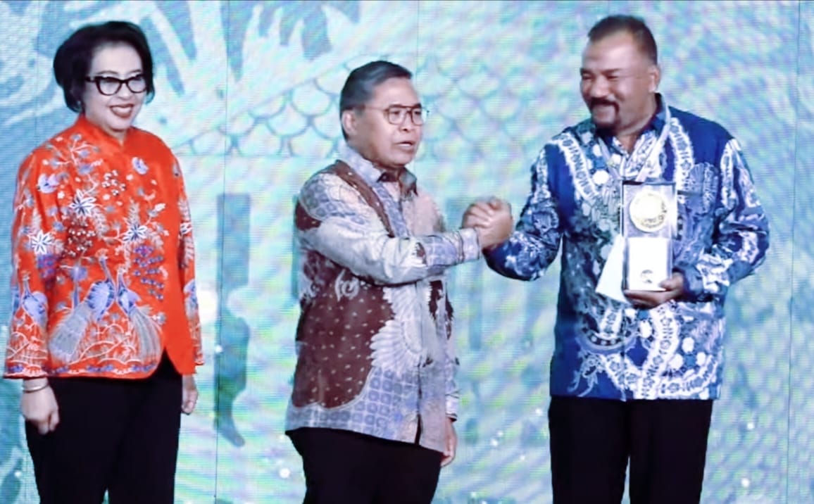 Setelah 14 Tahun,Kota Bagansiapiapi Terima Piala Adipura 2023,Kota Kecil Terbersih
